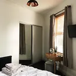 Stylish 1-bedroom In Chapel Allerton With Free Parking アパート *